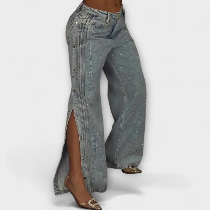 Nola - Jeans a Vita Alta con Decorazioni di Strass e Bottoni Laterali