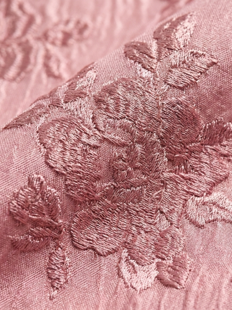 Kira | Vestito camicia lungo a maniche corte con cintura e stampa floreale in rilievo
